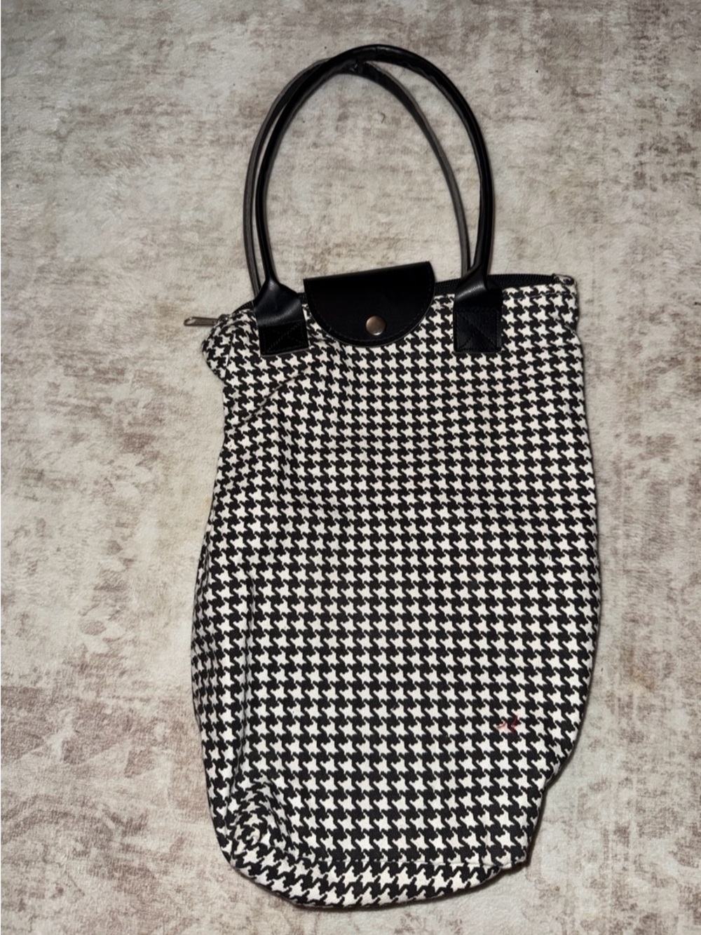 Houndstooth Wine Carrier